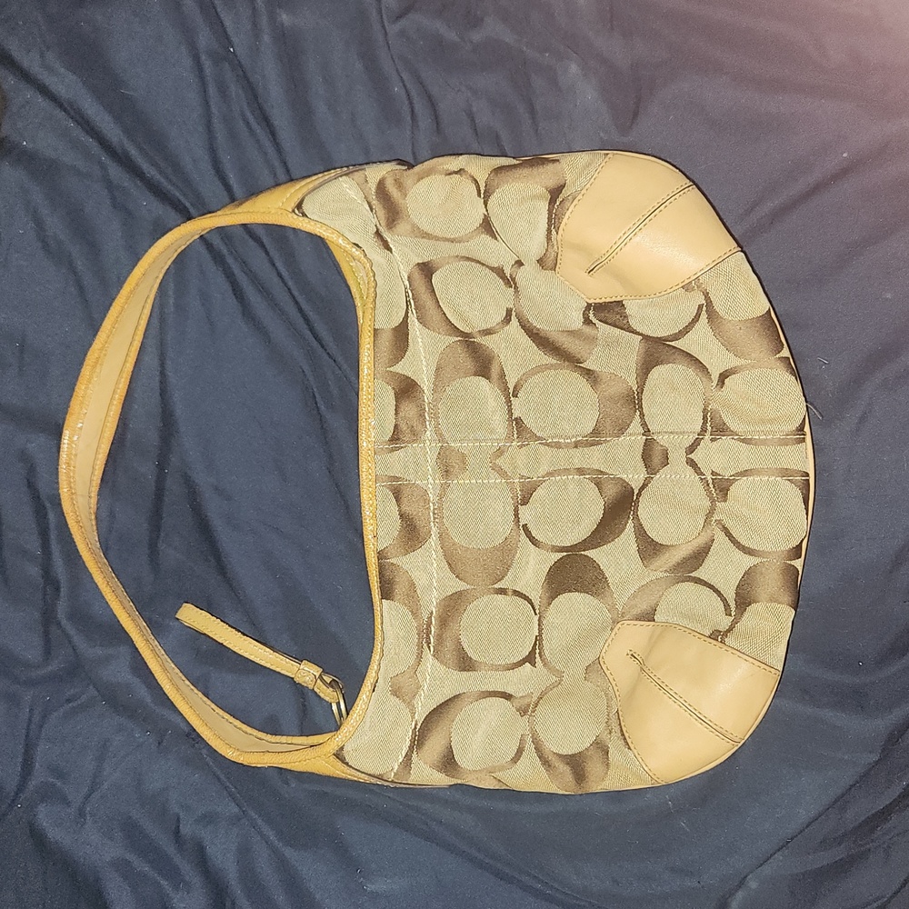 Small COACH shoulder bag